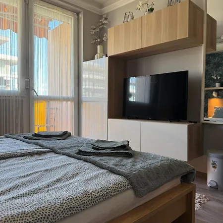 Lakeside 1 Aranypart, Апартаменты Шиофок