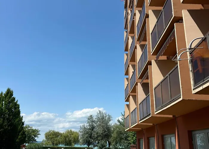 Lakeside 1 Aranypart, *