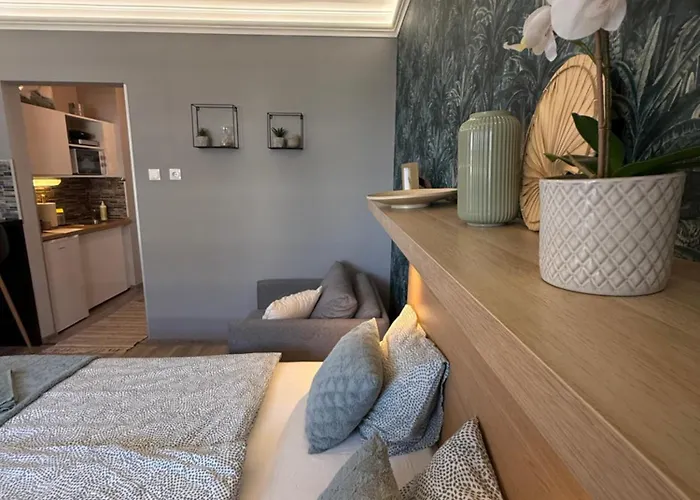 Lakeside 1 Aranypart, * Шиофок